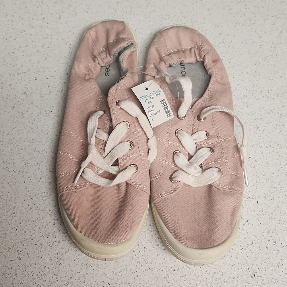 Maurices NWT Mariah Light Pink Flat Sneakers Size 8